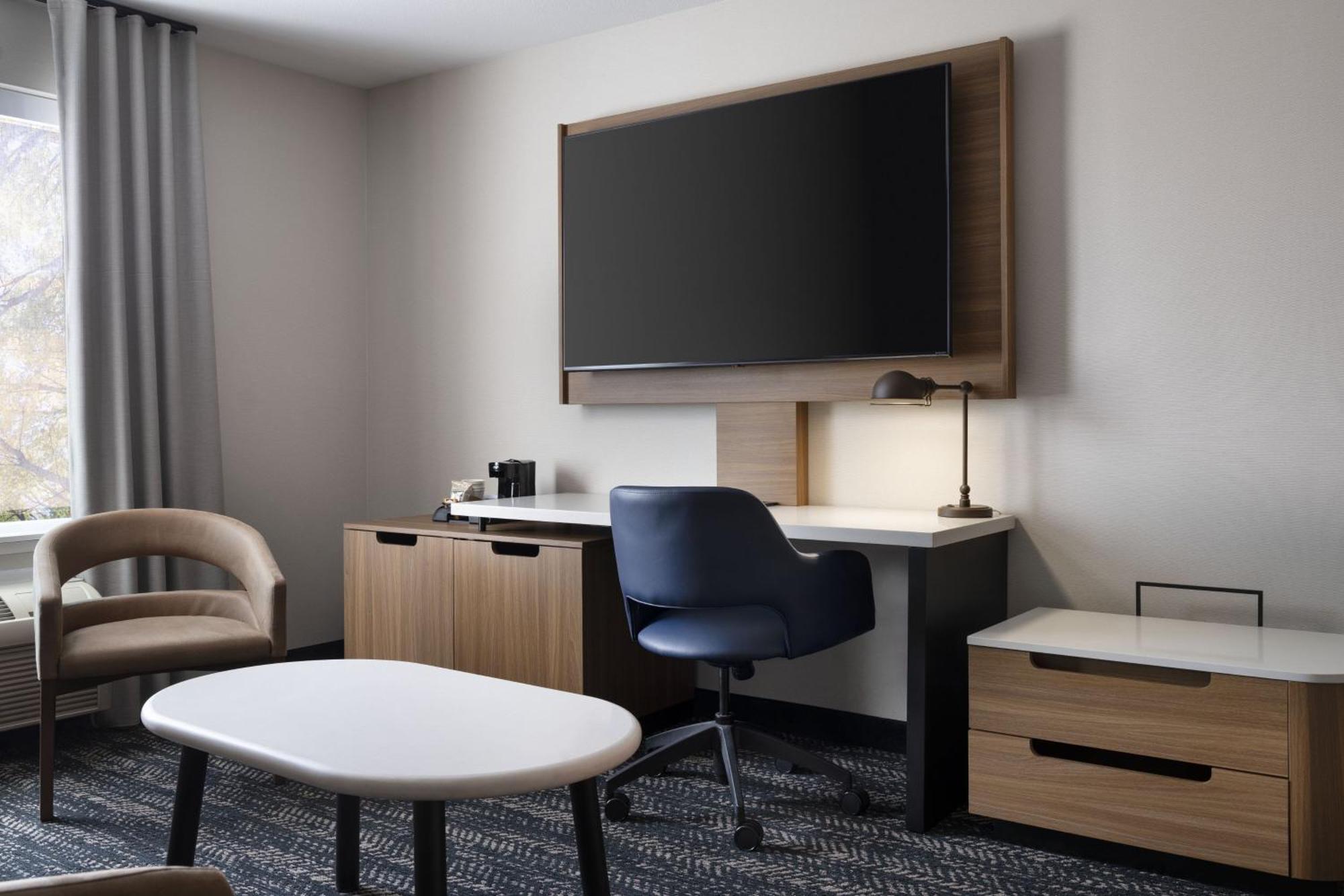 Fairfield By Marriott & Riverpark Fresno
