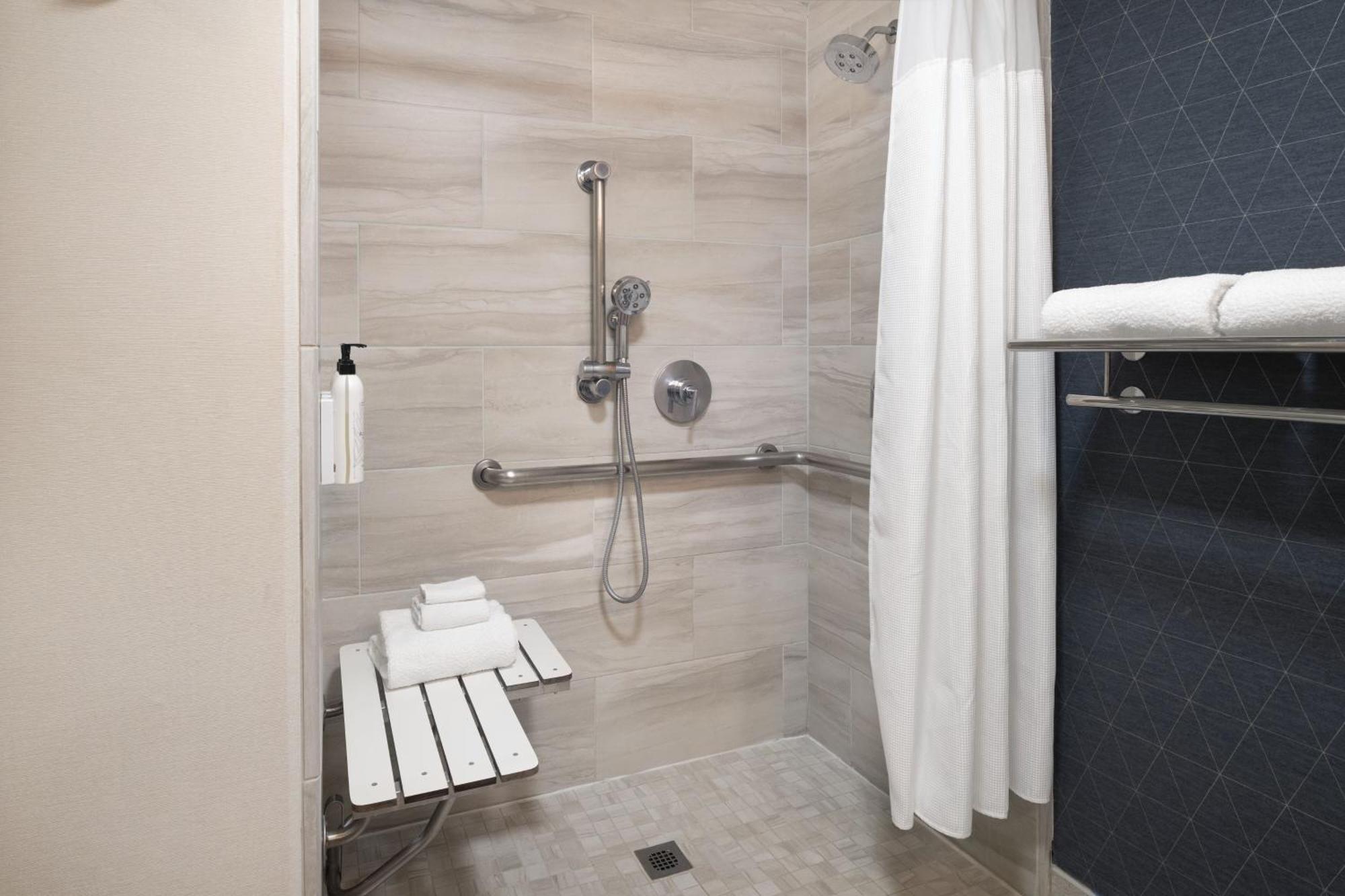 Fairfield By Marriott & Riverpark 3* Fresno