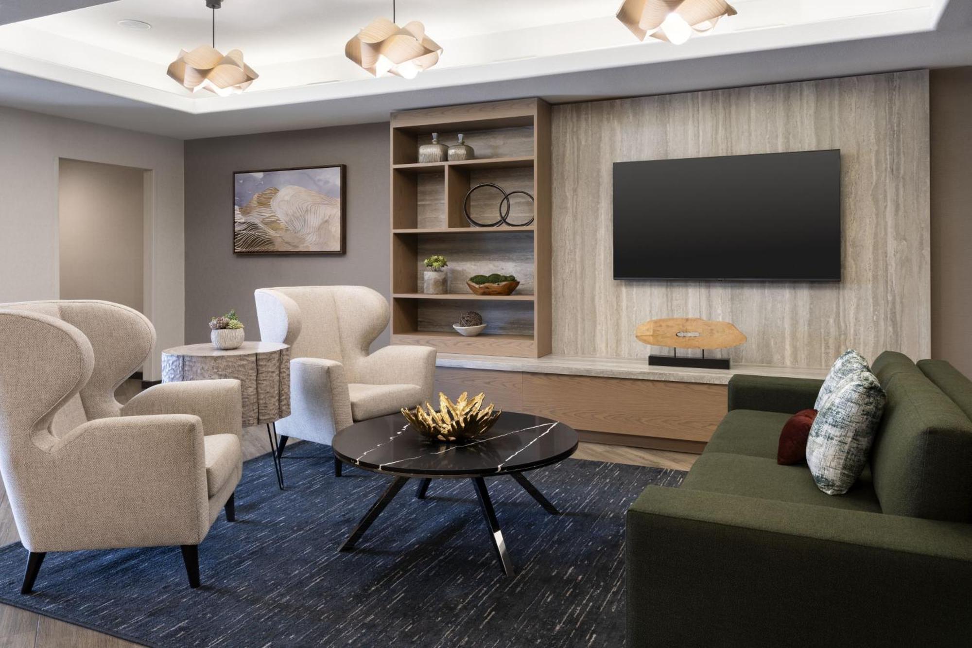 Fairfield By Marriott & Riverpark Hotel