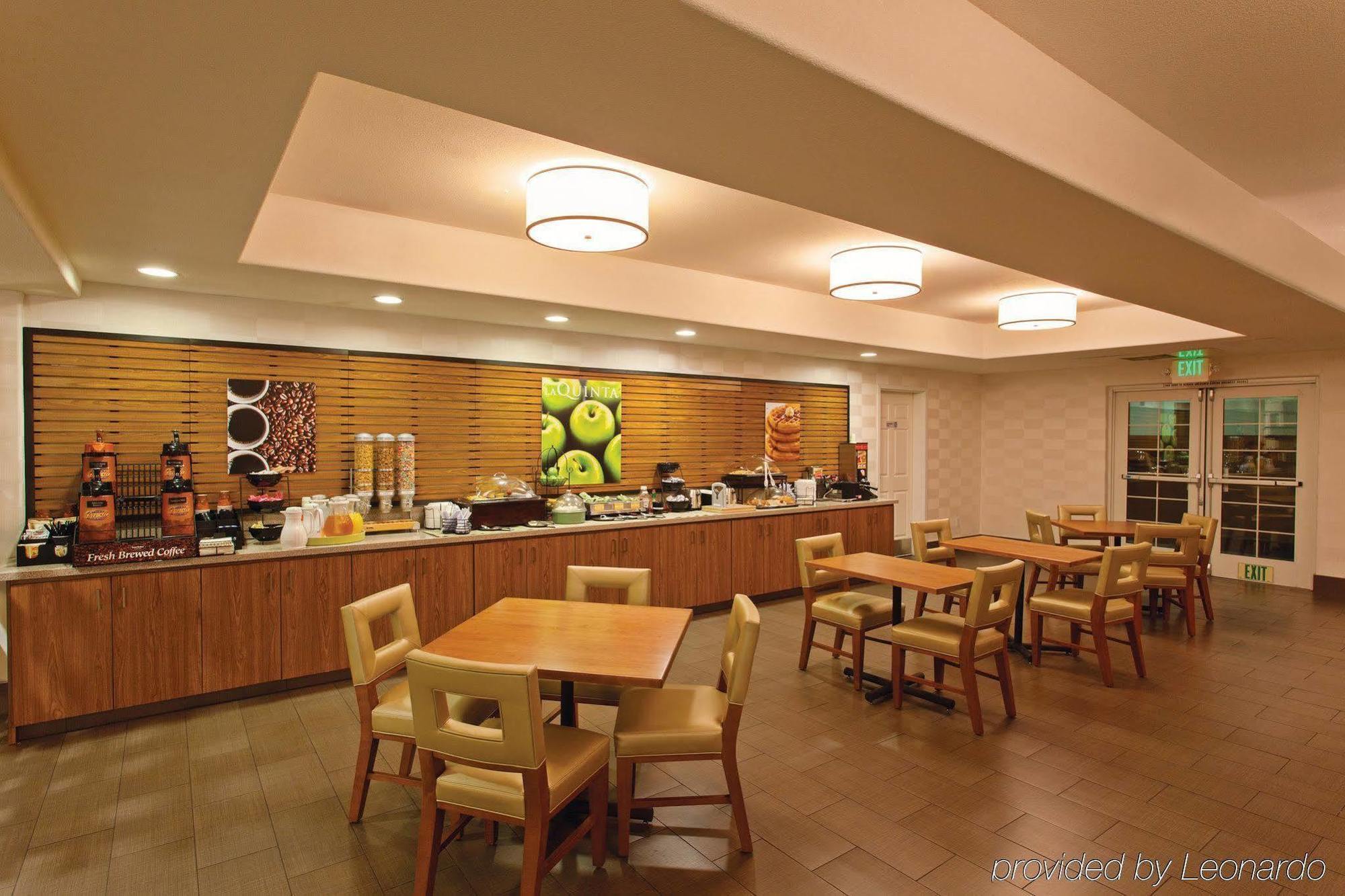 Fairfield By Marriott & Riverpark Hotel