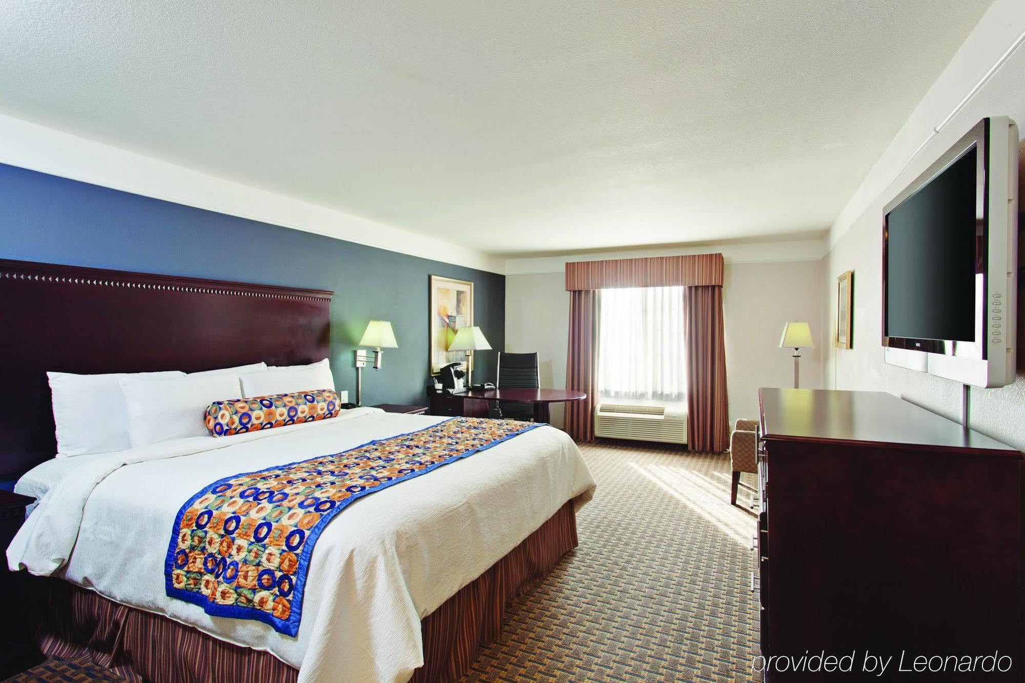 Fairfield By Marriott & Riverpark Hotel Fresno